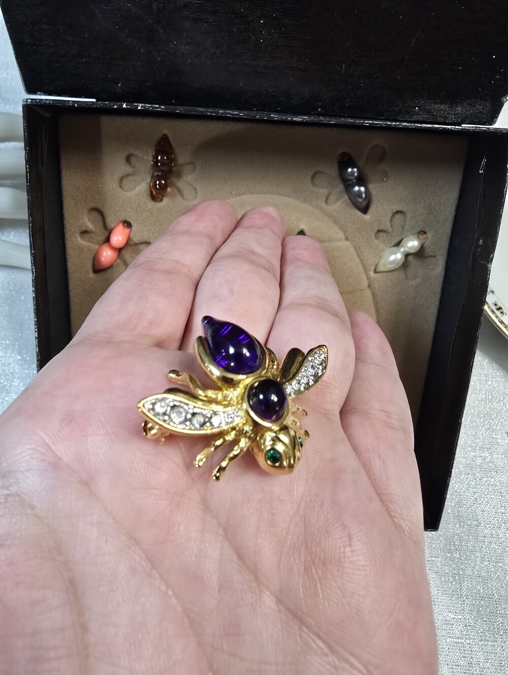 Joan Rivers Multi-Color Bee Brooch Set with Interchangeable Bodies - Picture 6 of 16